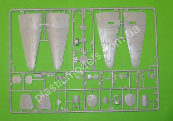 1/72 UM 101 Soviet dive bomber PE-2 (serie 1)