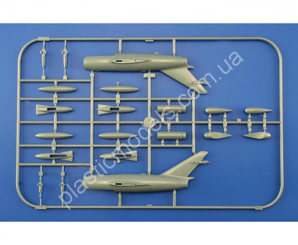 1/72 Eduard 7423 MiG-15