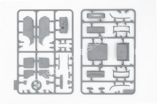 1/35 ICM 35484 Moskvitch-401-420A, Soviet Passenger Car