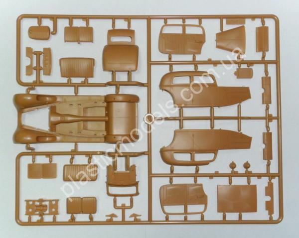 1/35 ICM 35537 Typ 320 (W142) Saloon, WWII German Staff Car