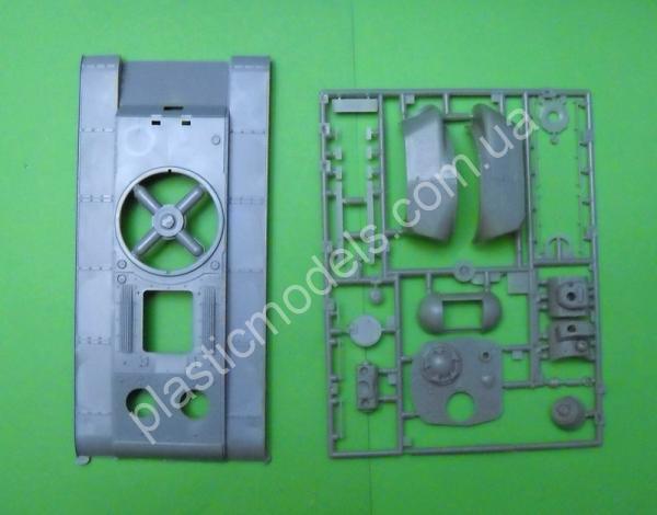 1/35 Eastern Express 35101 Heavy flamethrowerTank KV-8C