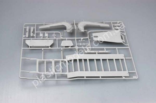 1/35 Trumpeter 0212 MAZ-537G + MAZ/ChMZAP-5247G semitraii