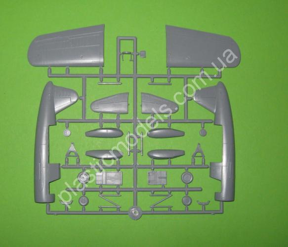 1/72 AZ model 7624 Kingfisher “Wheeled Version”