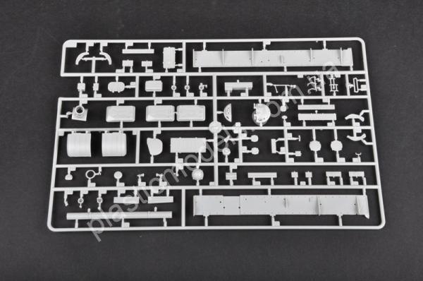 1/35 Trumpeter 5541 Soviet IT-1 Missile tank
