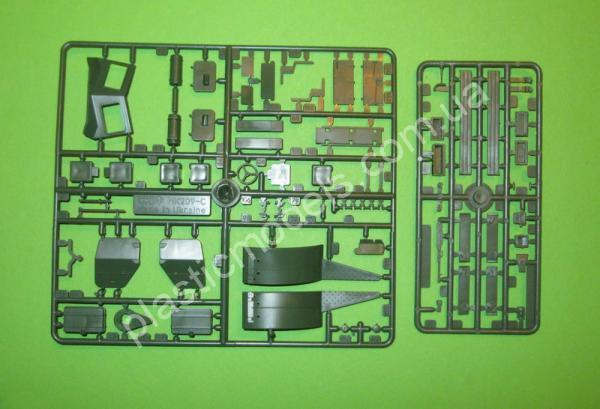1/35 SKIF 208 BTR-152E1-ZU-23-2