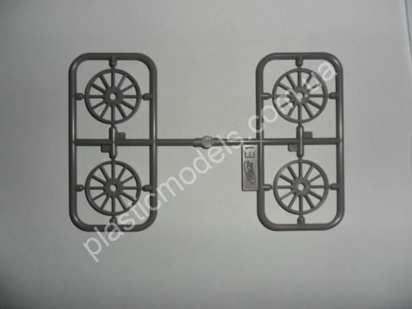 1/24 ICM 24008 Model T 1912 Light Delivery Car