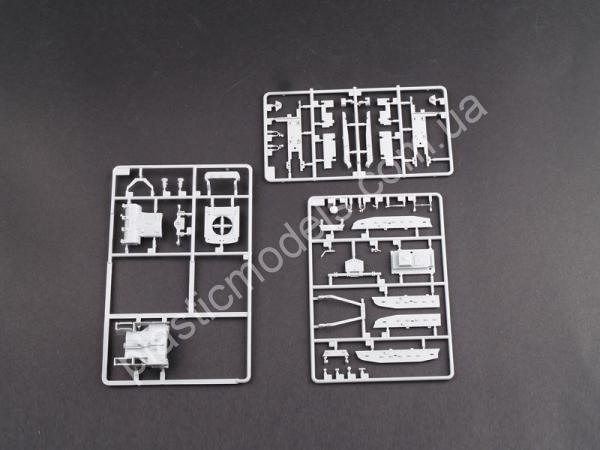 1/35 Trumpeter 5538 Russian ChTZ S-65 Tractor