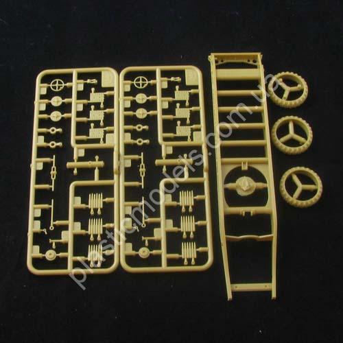 1/35 Bronco 35043 Sd.Kfz. 6/2 3.7 cm FlaK 36 (Sfl.) auf Fgst