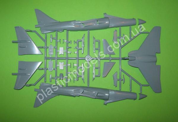 1/72 Sword 72099 Harrier T.10/12