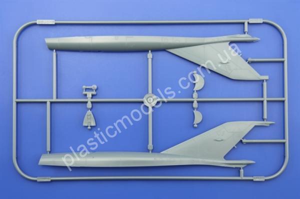1/48 Eduard 8233 MiG-21SMT