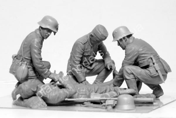 1/35 ICM 35620 German Military Medical Personnel