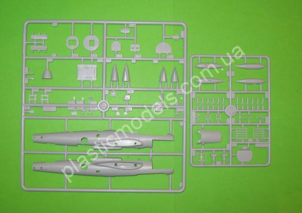 1/72 UM 108 Разведывательный ПЕ-2Р и Заправщик БЗ-38