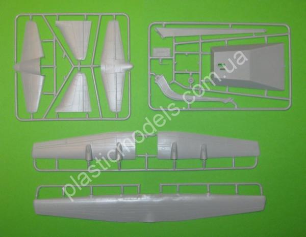 1/144 A-model 1425 C-130 & F4J 'Blue Angel' Aerobatic team