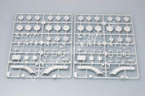 1/35 Trumpeter 00379 Russian PT-76 amphibious Tank Mod.1951