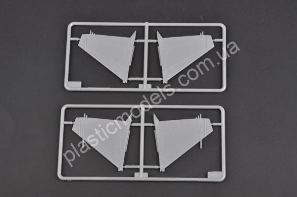 1/72 Trumpeter 01661 Su-27 Early type Fighter