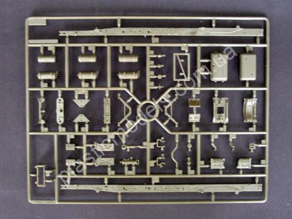 1/35 Trumpeter 01001 ZIL-157 6X6 military truck