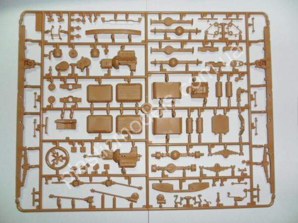 1/35 ICM 35518 ZiL-131 Emergency Truck, Soviet Vehicle